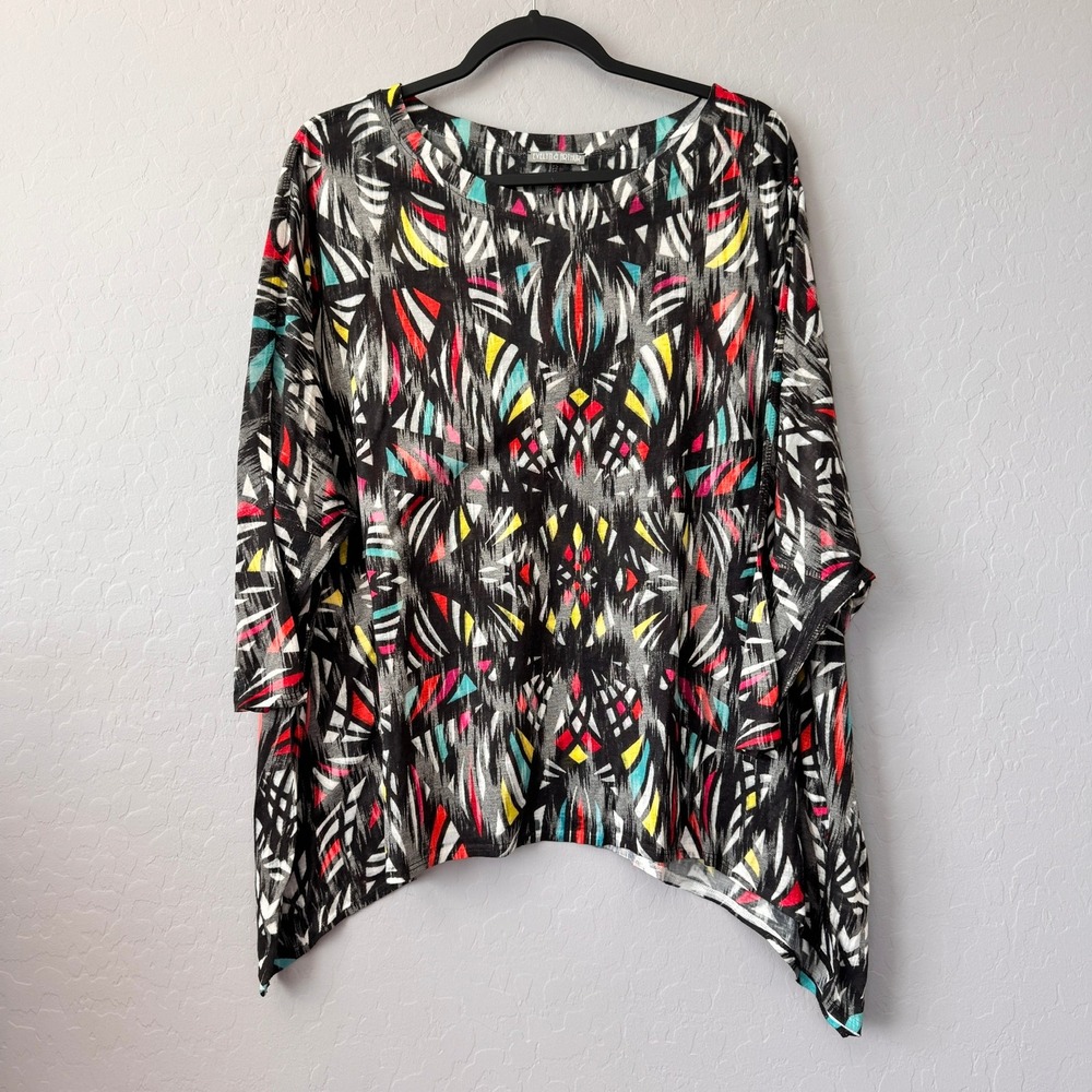 Evelyn & Arthur OS Poncho Top Multicolor 3/4 Sleeve Geometric Handkerchief Hem